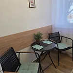 Kata Belvarosi דירה