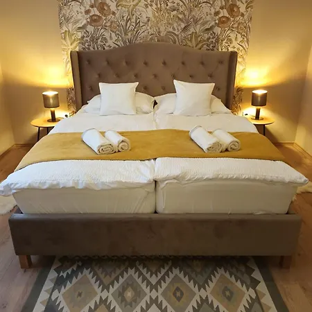 شقة Kata Belvarosi